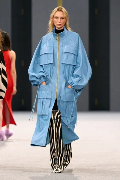 Look 37